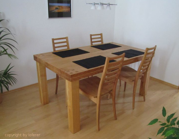 Tisch in Kirschbaum